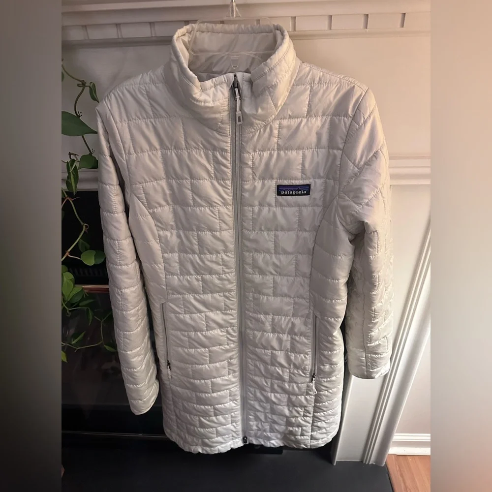 Patagonia Women's Nano Puff® Parka - Picture 2 of 5
